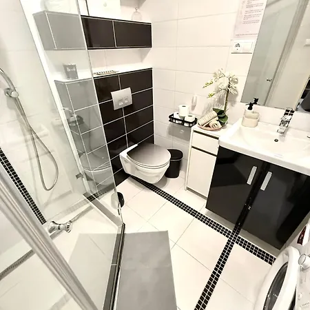 Gellert Spacious Residence Budapest Esterno foto